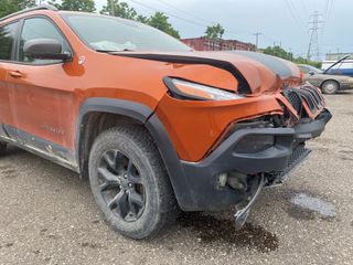 2016 Jeep Cherokee Trailhawk - Primary Damage Right Image